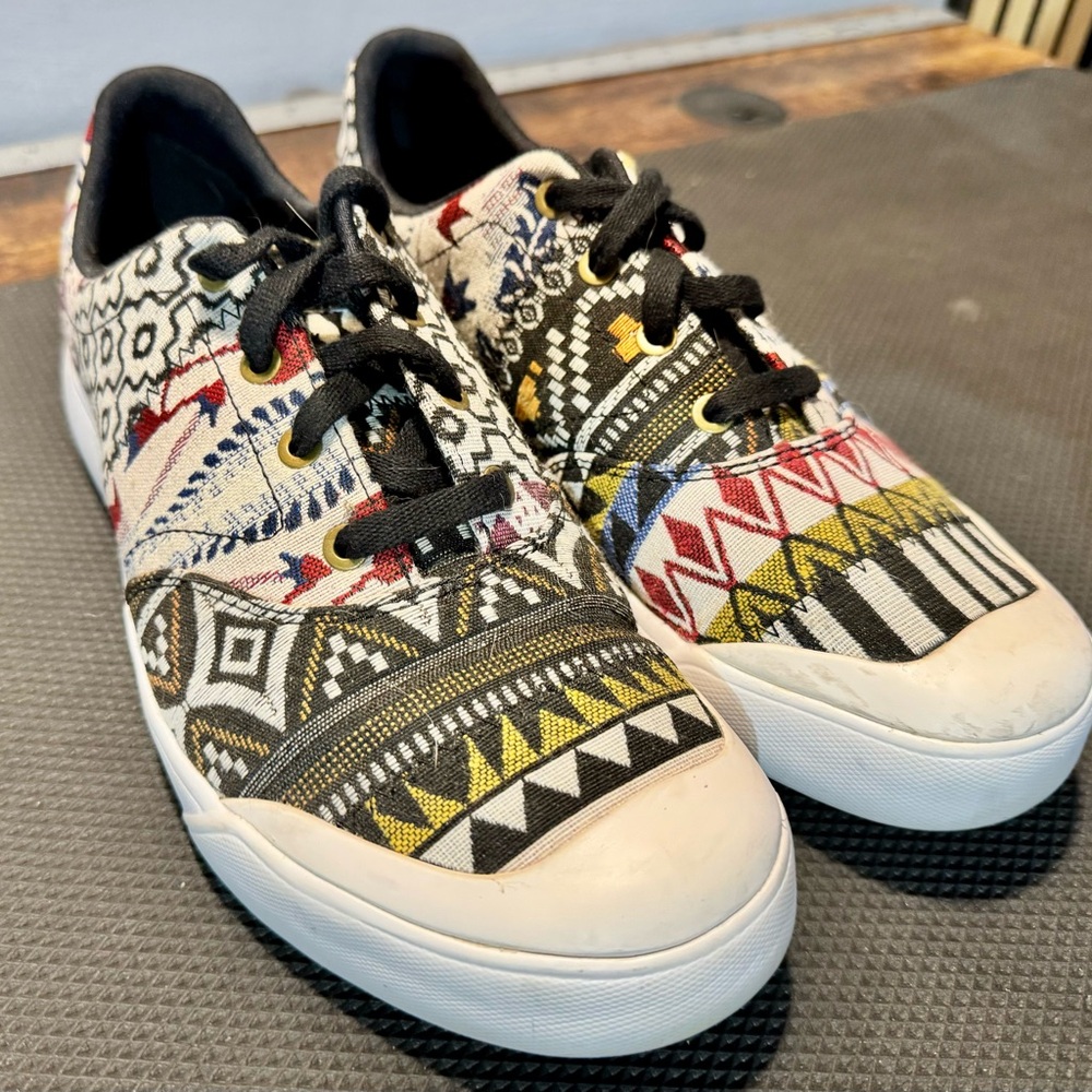 Never worn! Keen, women’s, 9.5